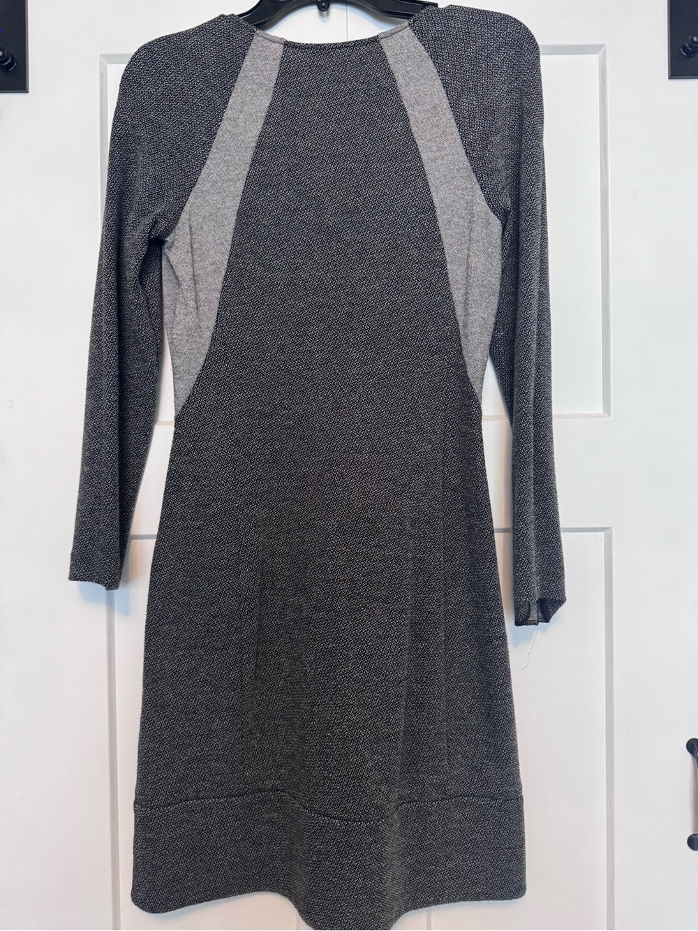 Theory Gray Long-Sleeve Knit Dress with Light-Gray Panels
